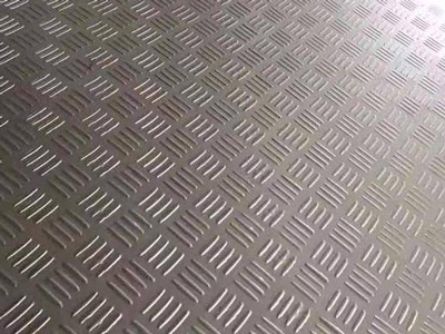 Custom Kitchen Cabinet Materials: Stainless steel